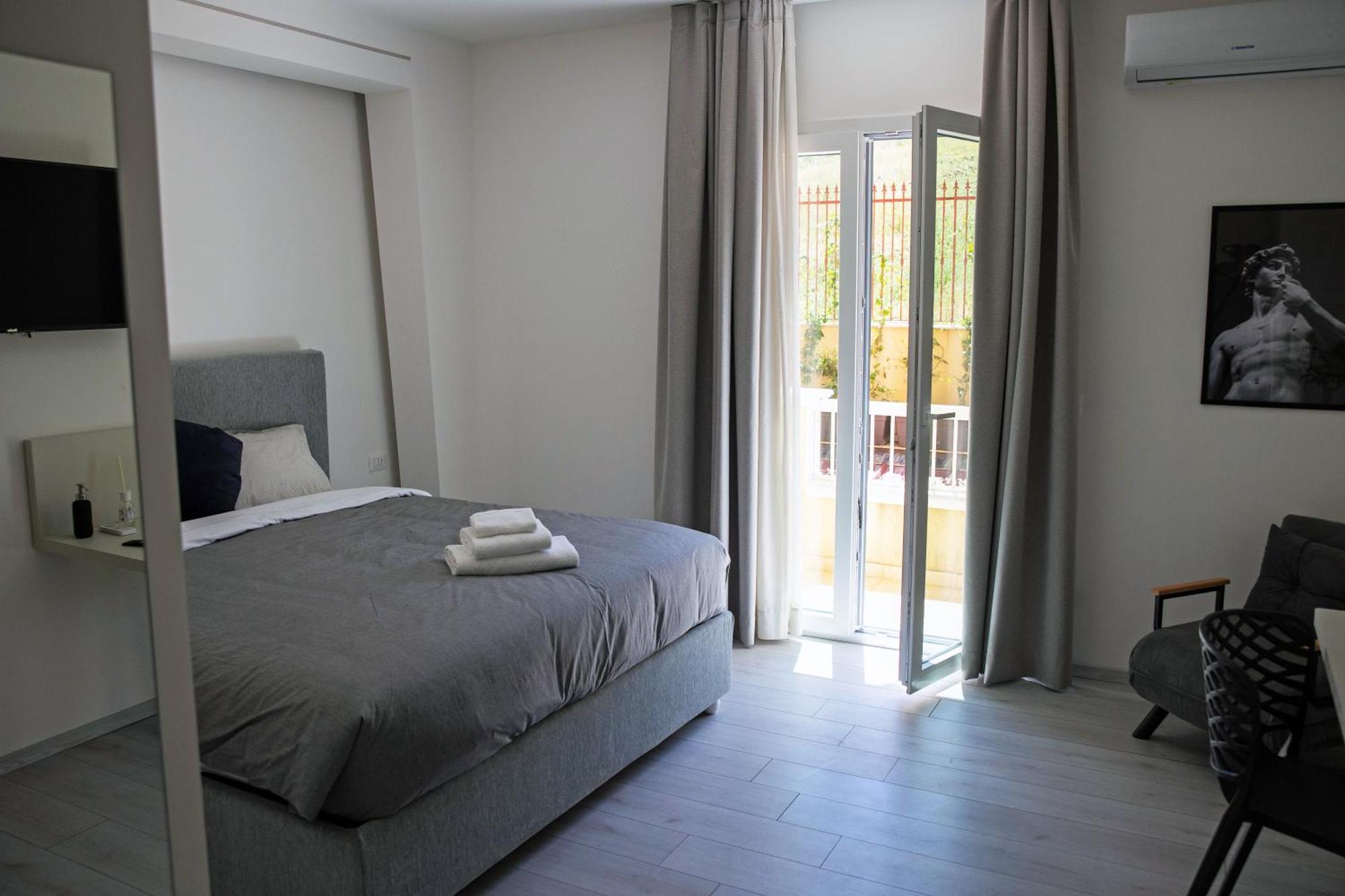 Affittacamere Mani - Camere Con Bagno Privato Gela Exteriör bild