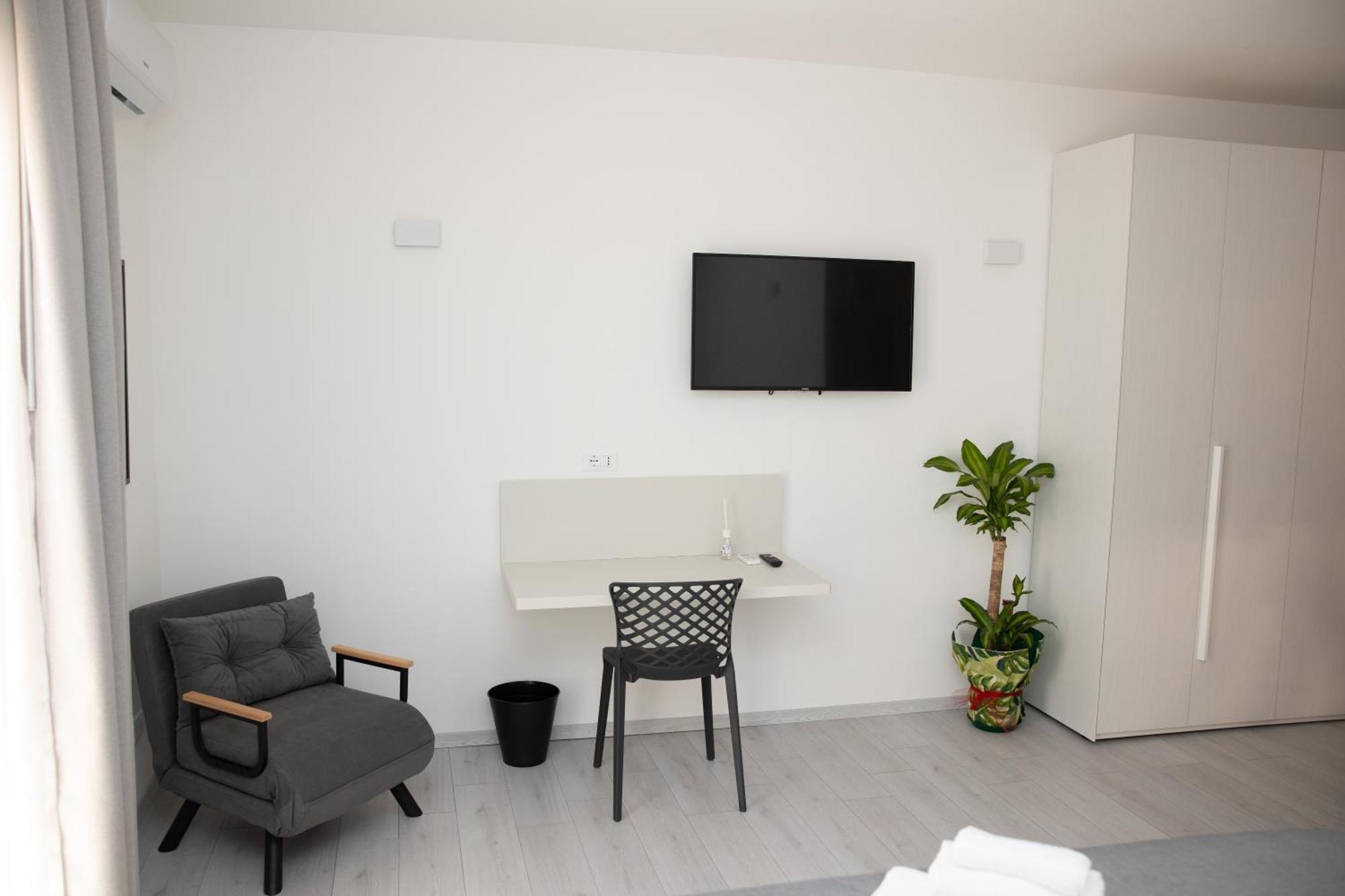 Affittacamere Mani - Camere Con Bagno Privato Gela Exteriör bild