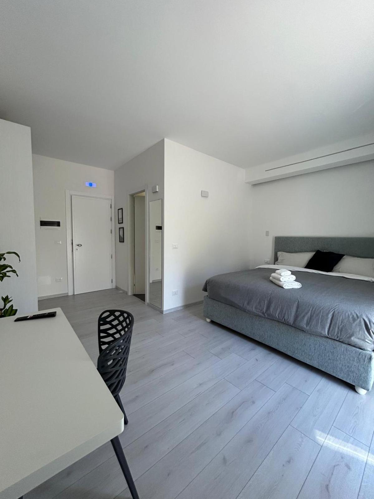 Affittacamere Mani - Camere Con Bagno Privato Gela Exteriör bild