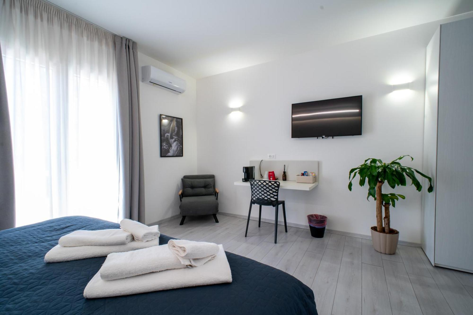 Affittacamere Mani - Camere Con Bagno Privato Gela Exteriör bild