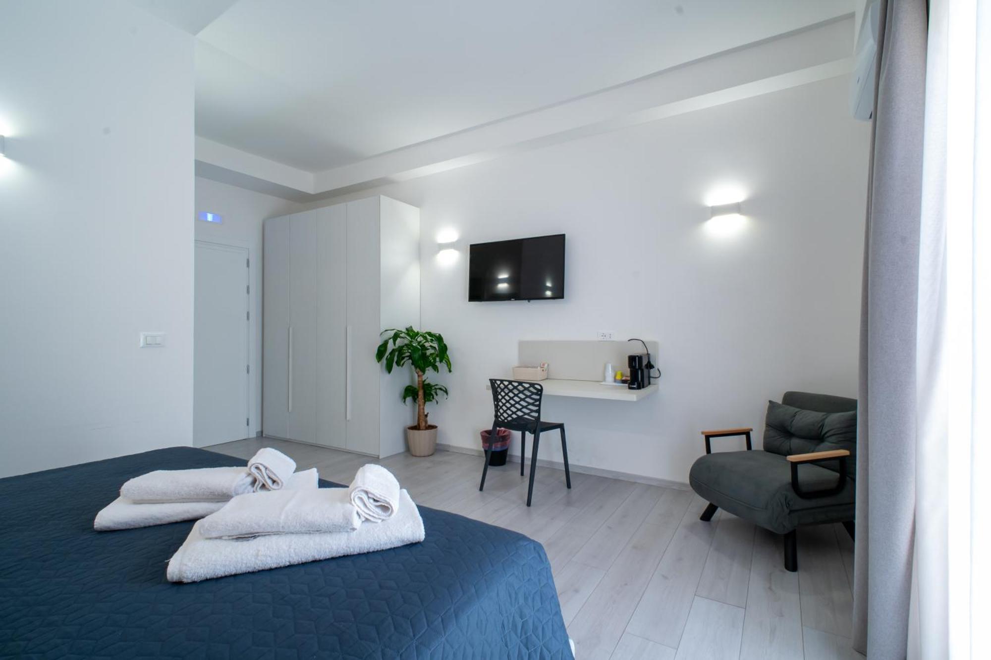 Affittacamere Mani - Camere Con Bagno Privato Gela Exteriör bild